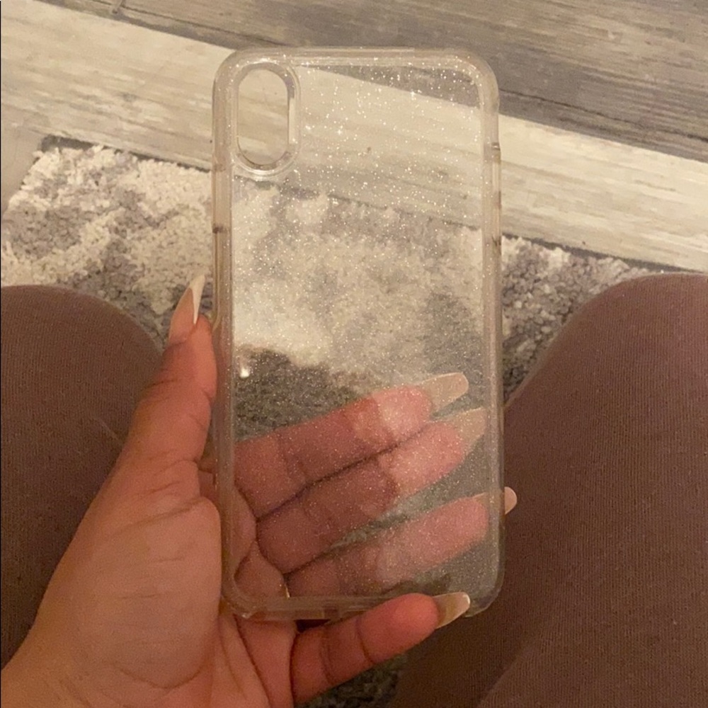 iPhone XS Max sparkly otter box.